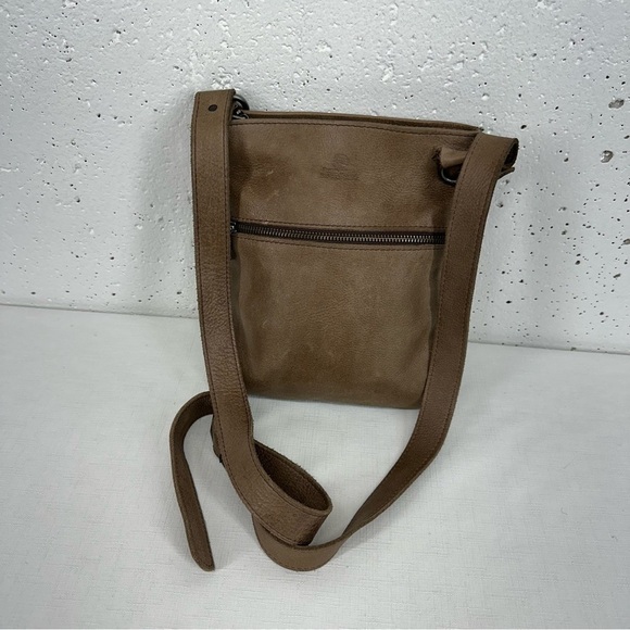 Fred De La Bretoniere Brown Distressed Leather Crossbody Bag Purse - Picture 1 of 17